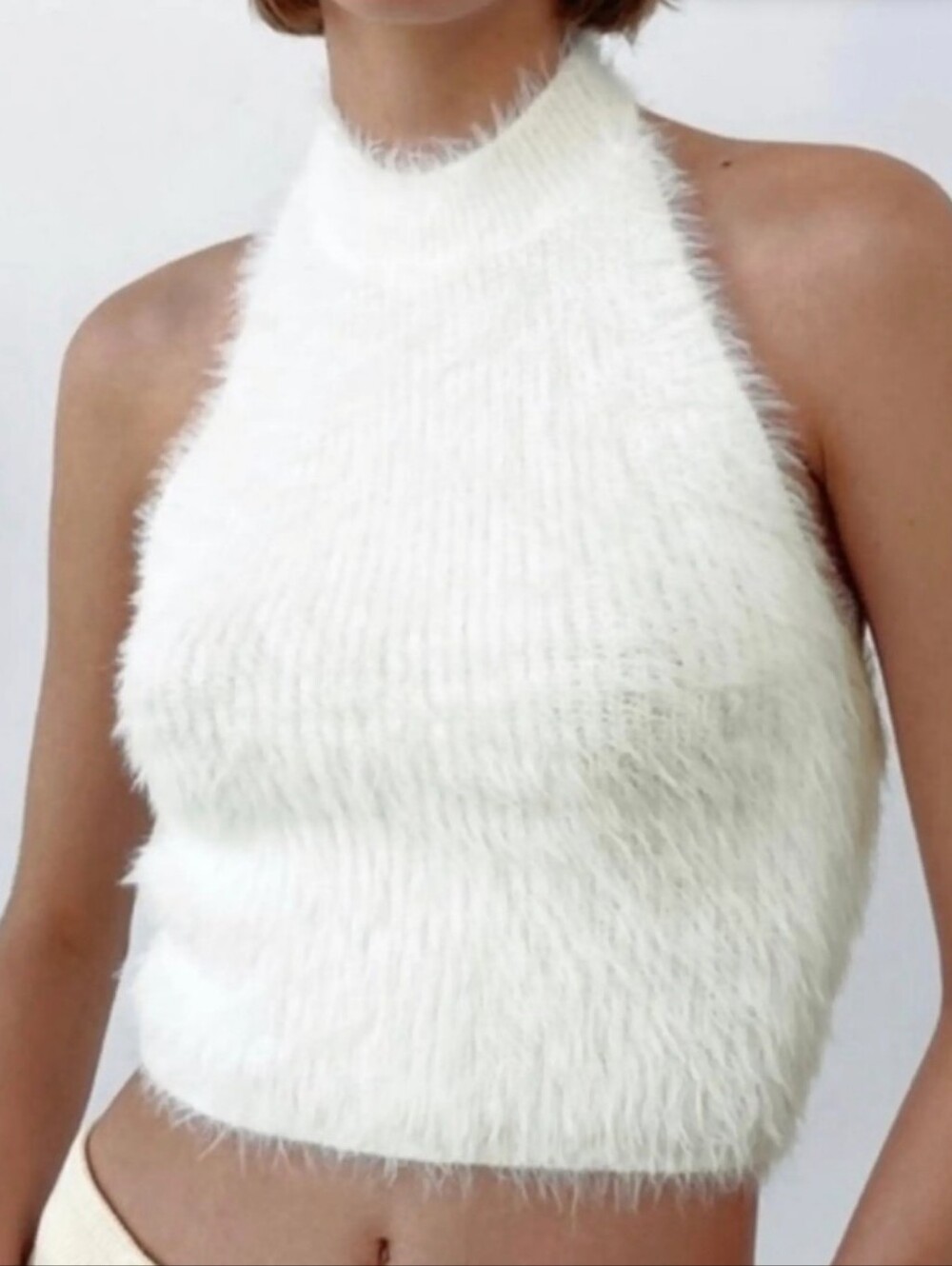 ZARA HALTER WHITE SOFT FAUX FUR BACKLESS TOP. LARGE